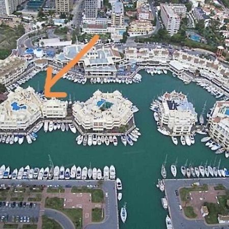 Lujoso Apartamento En De La Isla De Puerto Marina 贝纳尔马德纳 外观 照片