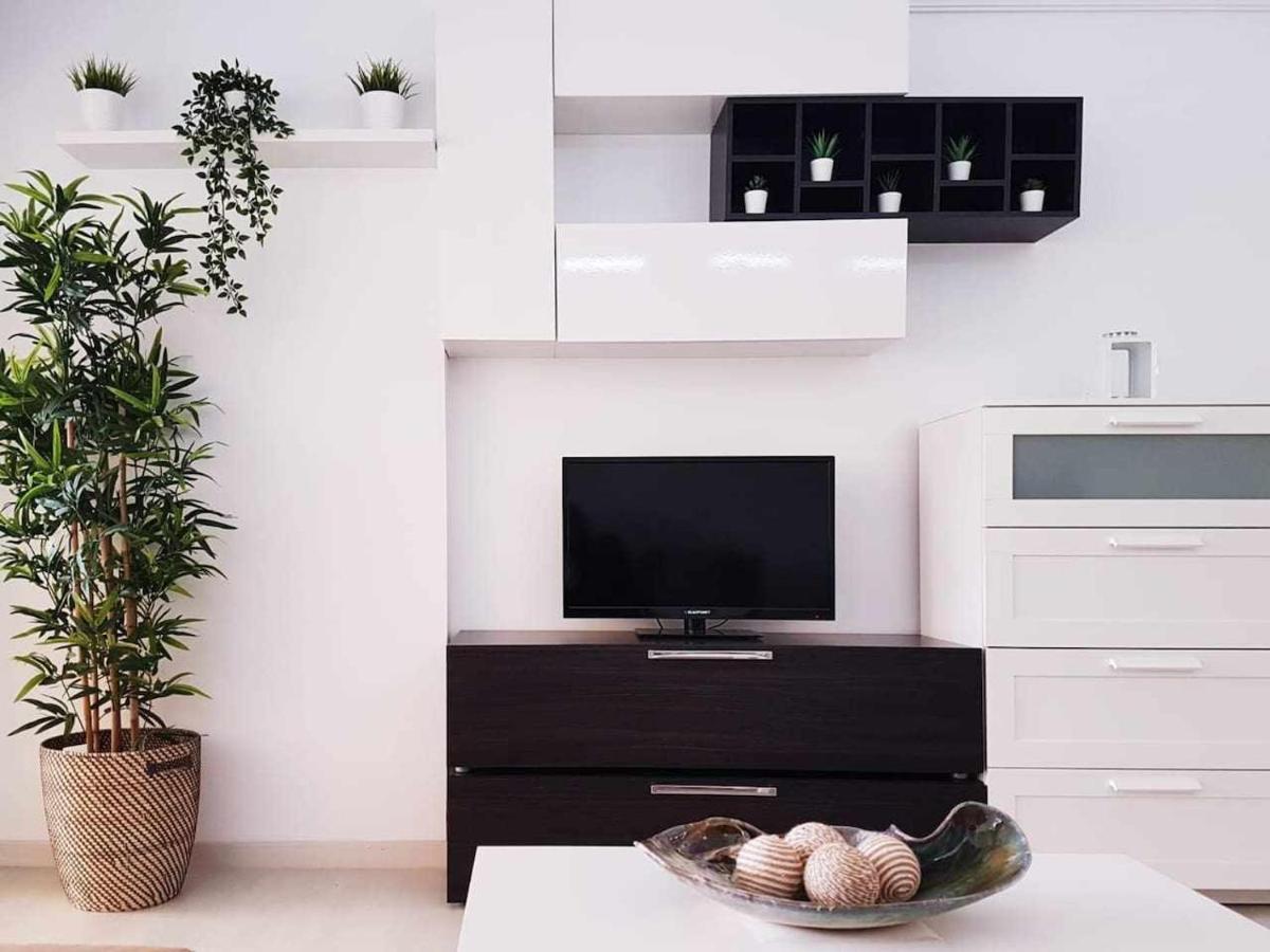 Lujoso Apartamento En De La Isla De Puerto Marina 贝纳尔马德纳 外观 照片