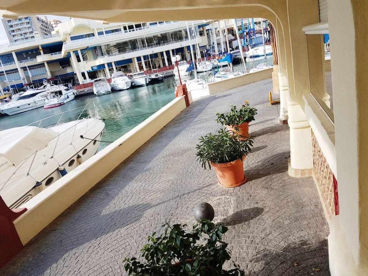 Lujoso Apartamento En De La Isla De Puerto Marina 贝纳尔马德纳 外观 照片