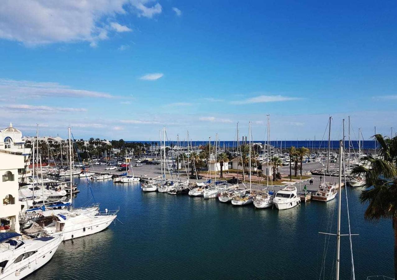Lujoso Apartamento En De La Isla De Puerto Marina 贝纳尔马德纳 外观 照片
