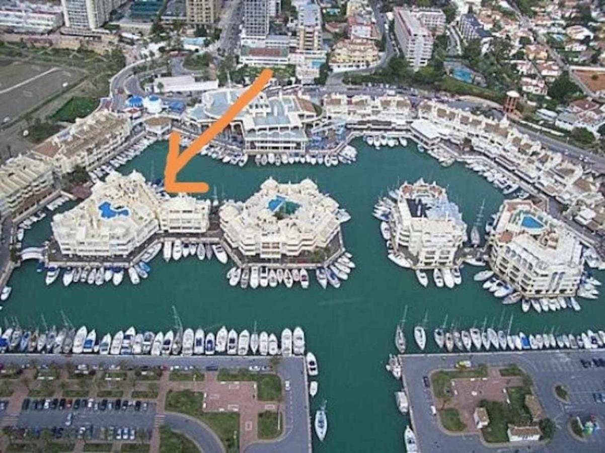 Lujoso Apartamento En De La Isla De Puerto Marina 贝纳尔马德纳 外观 照片