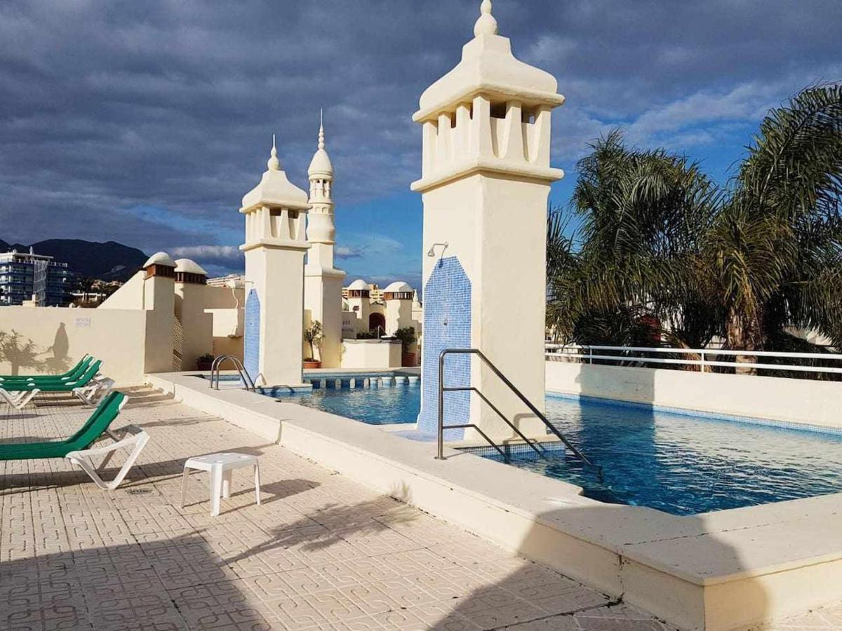 Lujoso Apartamento En De La Isla De Puerto Marina 贝纳尔马德纳 外观 照片